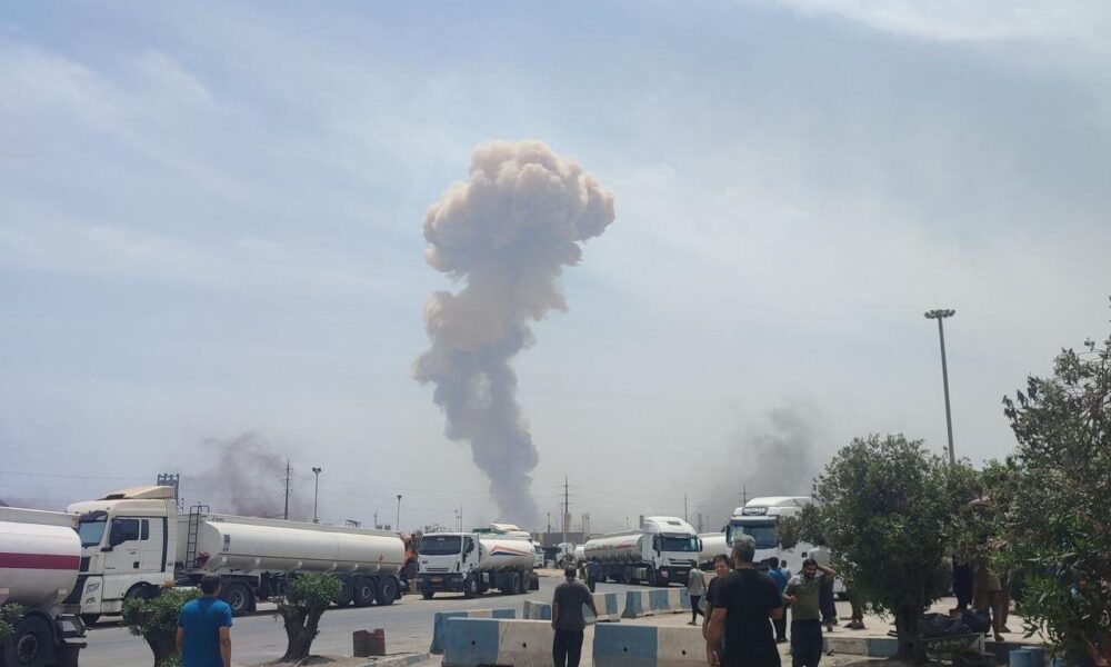 اولین تصاویر از دل انفجار بندرعباس؛ چند نفر کشته شدند؟ اولین تصاویر از دل انفجار بندرعباس؛ چند نفر کشته شدند؟