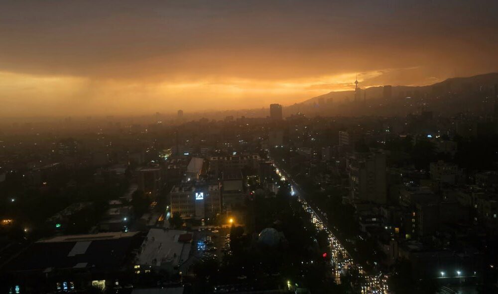 طوفان شدید در تهران و خسارت به خودروها/ شهرداری مسئول است؟ طوفان شدید در تهران و خسارت به خودروها/ شهرداری مسئول است؟