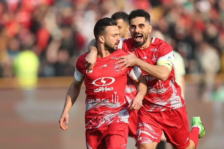 چند نکته درباره بابک زنجانیِ پرسپولیس؛ از دوربین ویژه تا پولپاشی عشقی! چند نکته درباره بابک زنجانیِ پرسپولیس؛ از دوربین ویژه تا پولپاشی عشقی!