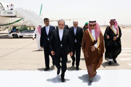 دیدار وزیر امور خارجه با همتای سعودی