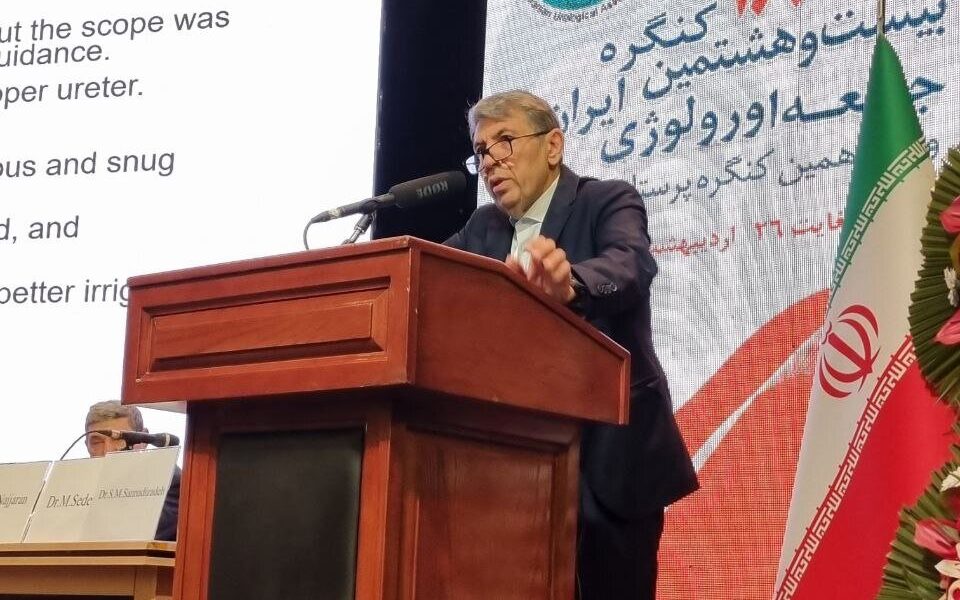 بیمه‌ها حمایت کنند ربات‌های جراح به ایران می‌آیند