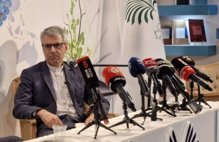 توقف برنامه هسته‌ای ایران در مذاکرات مطرح نیست