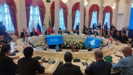 نشست وزیران فرهنگ کشورهای اسلامی در کازان روسیه شروع شد