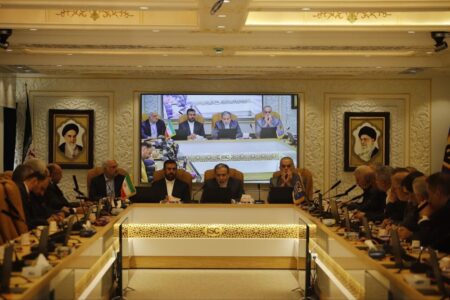 تاکید عراقچی بر نقش تنظیم‌گری و راهگشایی وزارت خارجه در روابط اقتصادی خارجی