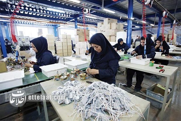 صدای زنان کارگر را هم بشنوید! صدای زنان کارگر را هم بشنوید!