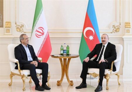 تاکید رؤسای جمهور ایران و آذربایجان بر توسعه همکاری‌های اقتصادی و حمل و نقلی میان دو کشور