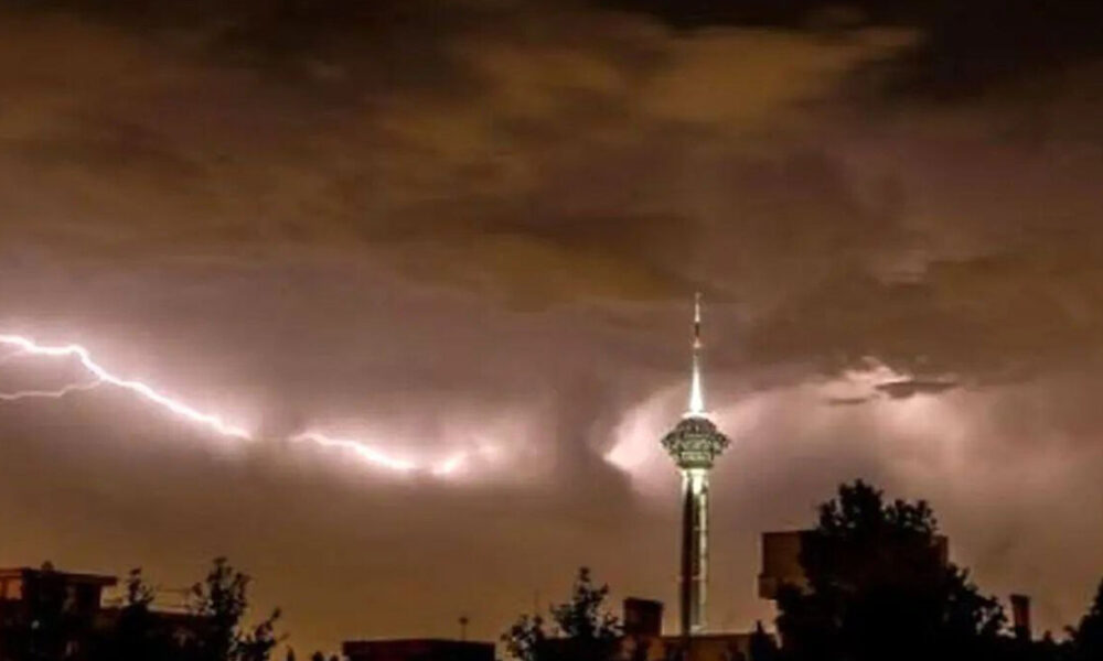 هشدار خطرناک به ساکنین تهران: طوفان تندری در راه است هشدار خطرناک به ساکنین تهران: طوفان تندری در راه است