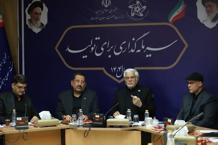 سهم اصلی در این پیروزی را رهبر انقلاب به همراه مردم ایفا کردند عارف: سهم اصلی در این پیروزی را مقام معظم رهبری به همراه مردم ایفا کردند