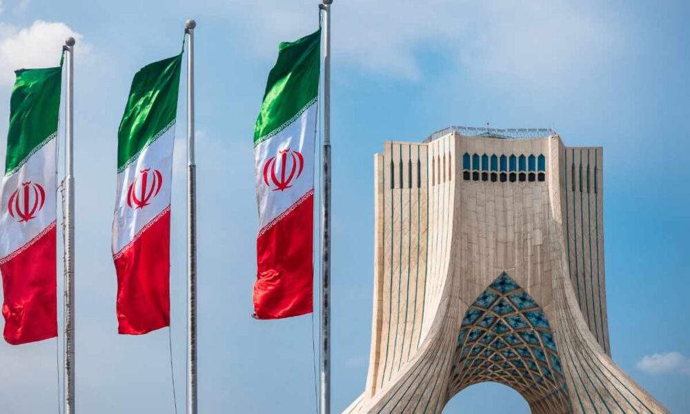 مکتبی به‌نام «عاشورا» که آزادی‌خواهان زمانه را زیر بیرق خود جای داده است