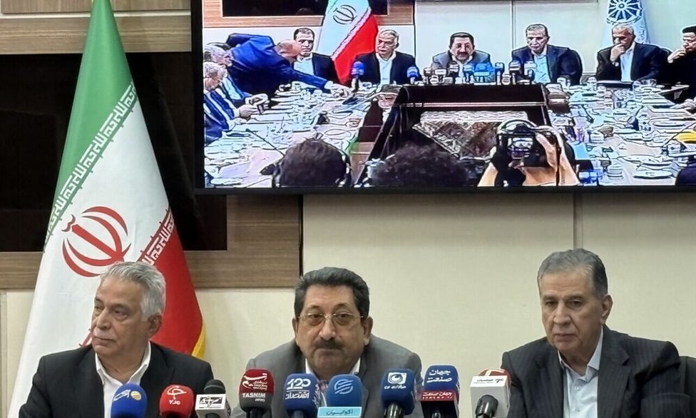 ترخیص ۱.۳ میلیون تن کالا در شرایط جنگی/ مدت زمان بسته حمایت از تولید تمدید میشود ترخیص ۱.۳ میلیون تن کالا در شرایط جنگی/ مدت زمان بسته حمایت از تولید تمدید میشود