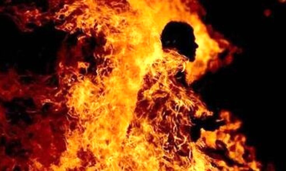 راننده عصبانی مامور پلیس در مشهد را به آتش کشید راننده عصبانی مامور پلیس در مشهد را به آتش کشید