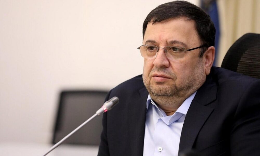 فیروزآبادی: وقتی کشور در شرایط جنگی نیست باید اینترنت… فیروزآبادی: وقتی کشور در شرایط جنگی نیست باید اینترنت...