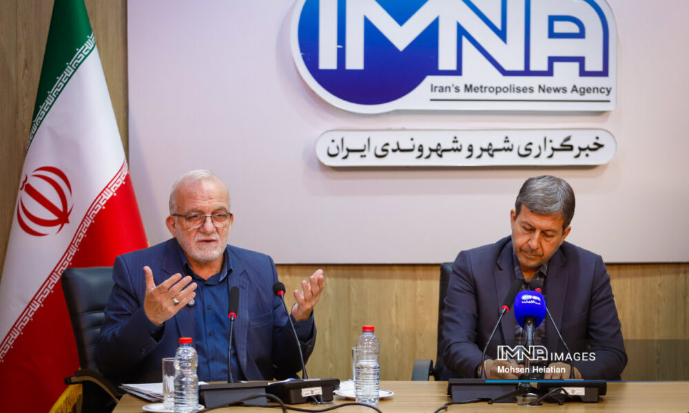 اقتصاد زیر آتش روانی دشمن با امید، قانون و مردم زنده میماند اقتصاد زیر آتش روانی دشمن با امید، قانون و مردم زنده میماند /مسیر نجات اقتصاد از دل قانون