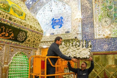 عکس/ گل‌آرایی ضریح امیرالمومنین برای ولادت حضرت فاطمه الزهرا(س)