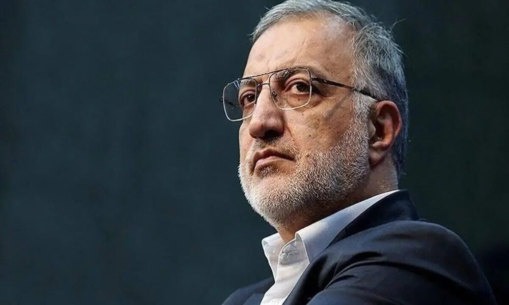 آقای زاکانی! اینقدر برای ماندن تلاش نکنید، بهتر است خودتان کنار بروید! آقای زاکانی! اینقدر برای ماندن تلاش نکنید، بهتر است خودتان کنار بروید!