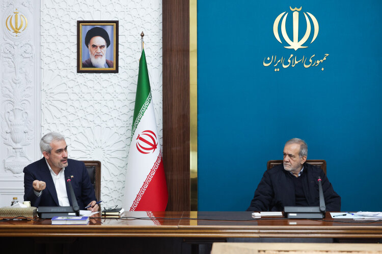تضعیف داخلی در شرایط فشار بیرونی، به کشور آسیب جدی میزند تضعیف داخلی در شرایط فشار بیرونی، به کشور آسیب جدی میزند