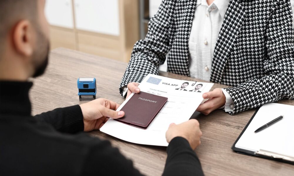 وظایف وکیل مهاجرت چیست؟