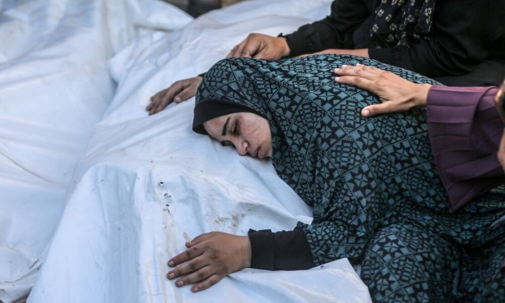 شمار شهدای فلسطینی در غزه به ۷۱ هزار و ۶۶۲ نفر رسید شمار شهدای فلسطینی در غزه به ۷۱ هزار و ۶۶۲ نفر رسید