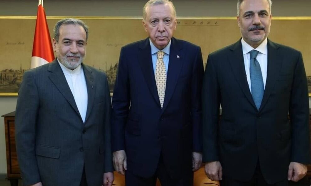 پذیرش دعوت ترکیه اتمام‌حجت ایران بود/ صلح‌طلبیم اما از جنگ نمی‌ترسیم
