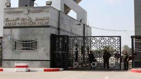 تردد در گذرگاه رفح از دو سو آغاز می‌شود