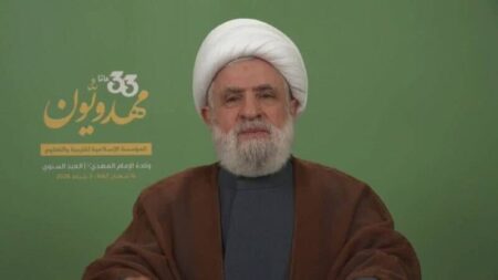شیخ نعیم قاسم: جمهوری اسلامی ایران مانند نگینی در جهان می‌درخشد
