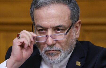 یادآوری عراقچی از توصیه شوم آقای «امریکا_آخر!»