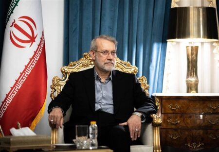 علی لاریجانی عازم مسقط شد