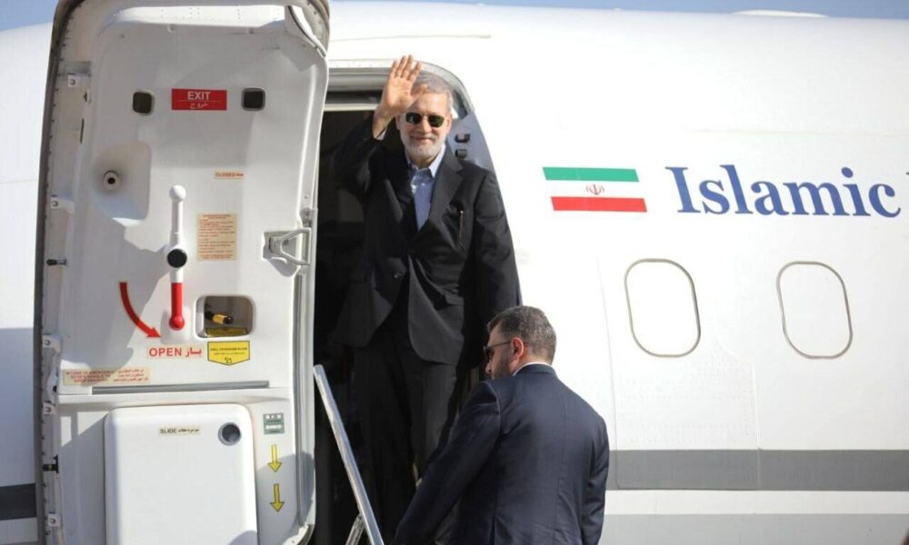 علی لاریجانی دوحه را به مقصد تهران ترک کرد