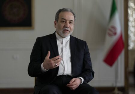 انتقاد عراقچی از اروپایِ ناتوان؛ «بروکسل وزن ژئوپلیتیکی خود را از دست داده است»