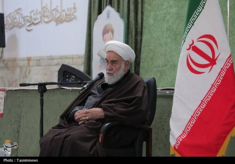 حجت‌الاسلام‌ محمدی گلپایگانی: رهبر شهید در دنیا بی‌نظیر و جامع فضایل بودند