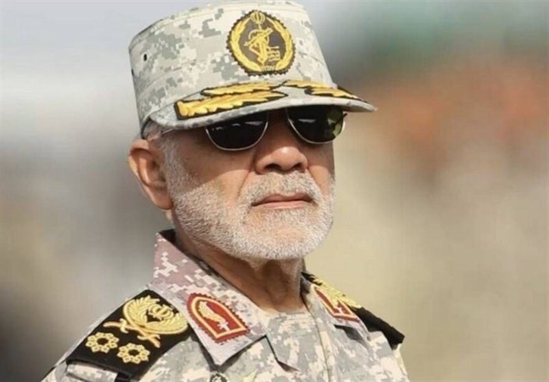 سرلشکر عبداللهی: فرزندان ملت دست به ماشه آماده شلیک به قلب دشمن هستند سرلشکر عبداللهی: فرزندان ملت دست به ماشه آماده شلیک به قلب دشمن هستند