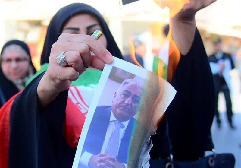 آب پاکی آمریکا روی دست رضا پهلوی؛ ونس هم پروژه پهلوی را گردن نگرفت آب پاکی آمریکا روی دست رضا پهلوی؛ ونس هم پروژه پهلوی را گردن نگرفت