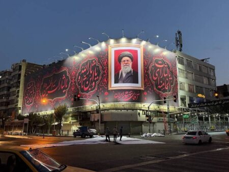 دیوارنگاره «آقای شهید ایران» رونمایی شد