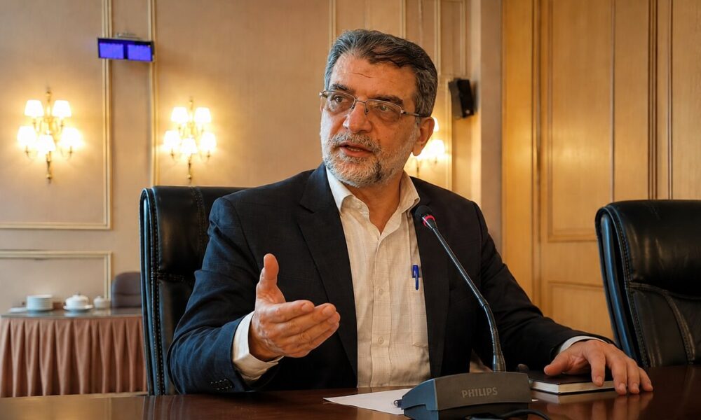 امام شهید اقتصاد را بر پایه تولید و عدالت بنا کرد