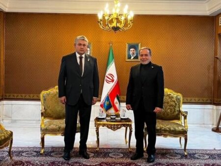 روایت کازینفورم از تأکید قزاقستان بر گسترش همکاری های راهبردی با ایران