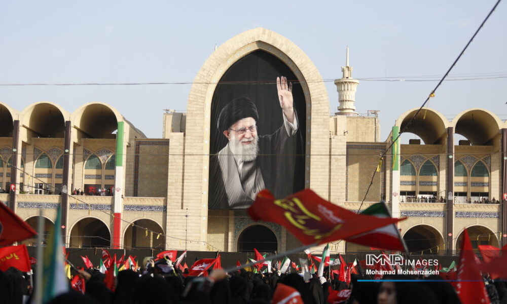 الاخبار: آیت‌الله خامنه‌ای چگونه مانع سقوط ایران شد؟