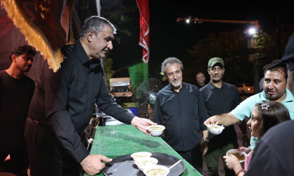 حضور رئیس سازمان انرژی اتمی در جمع خادمان موکب سازمان