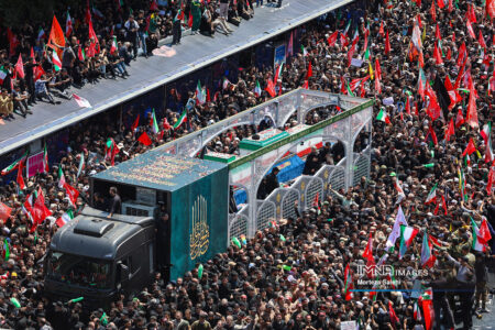 //شوک غافلگیرکننده رسانه‌ها و مقامات آمریکایی از عشق و ارادت میلیونی مردم به رهبر ایران///