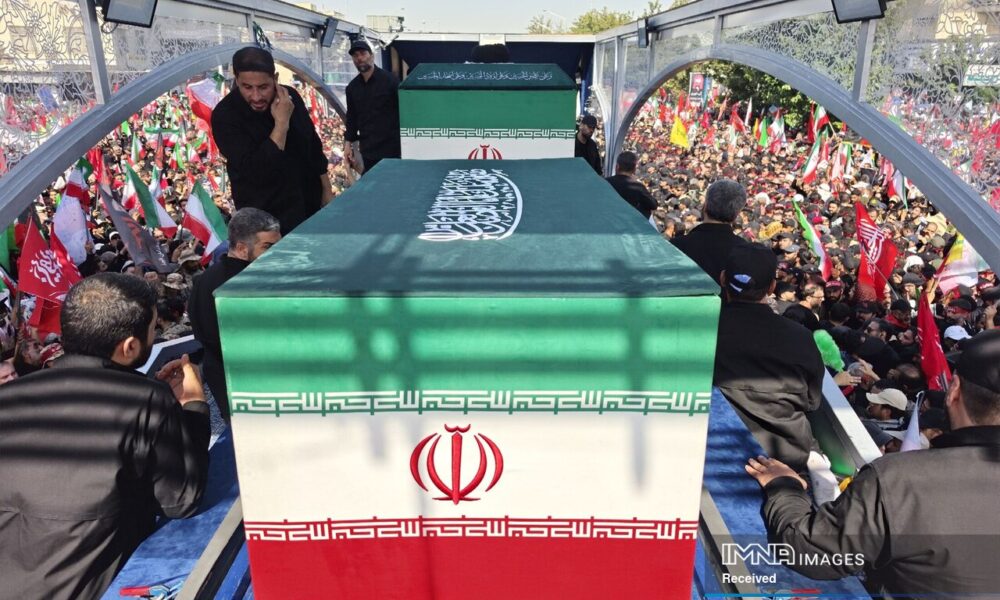 پوشش مراسم تشییع قائد شهید امت در عراق با حضور ۶۰۰ خبرنگار پوشش مراسم تشییع قائد شهید امت در عراق با حضور ۶۰۰ خبرنگار