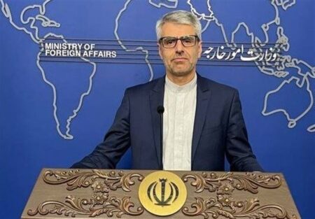 بقایی: تاریخ لحظه‌ای درنگ کرده تا برگ دیگری از دفتر خویش را ورق بزند