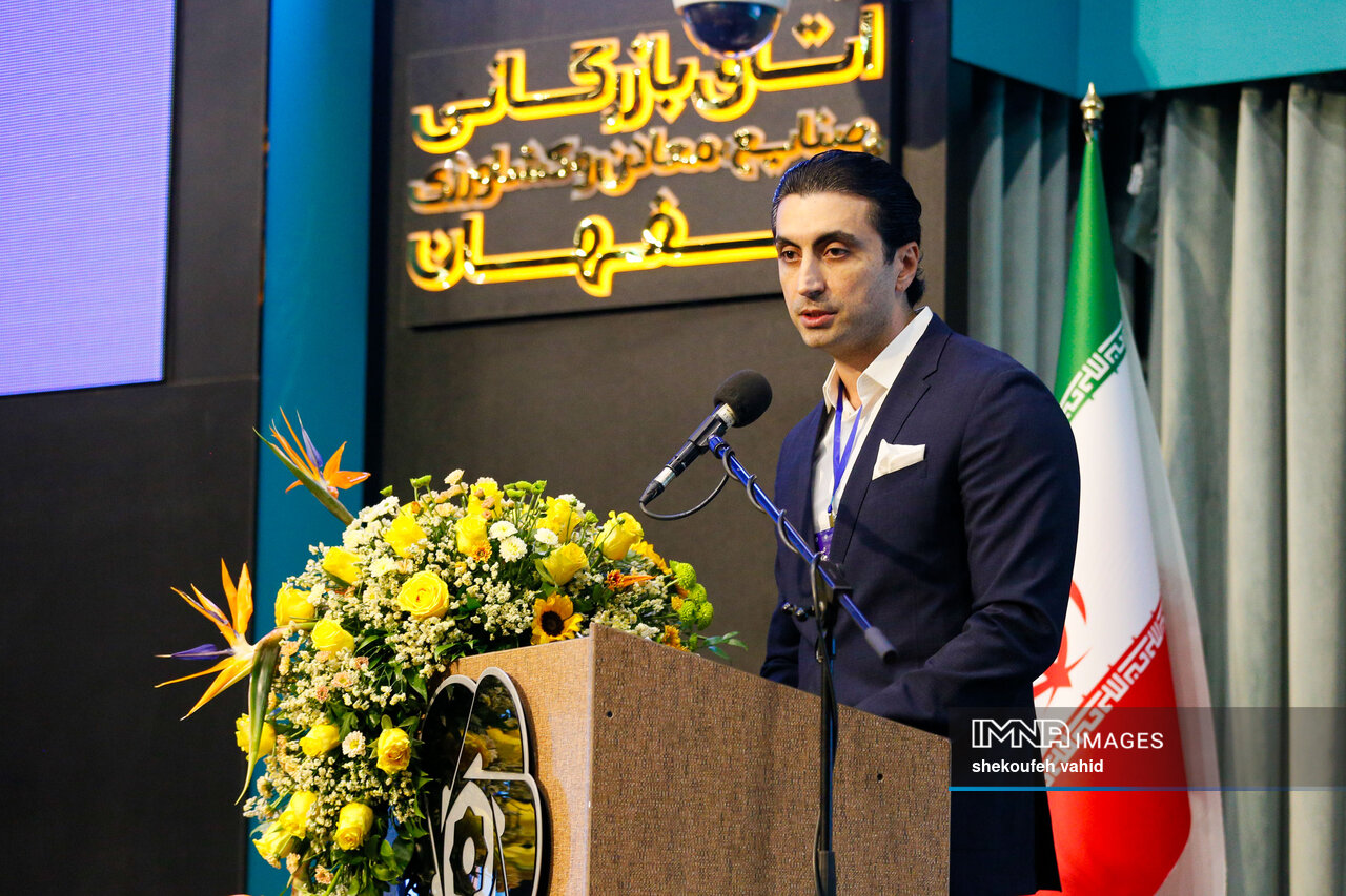 صادرکنندگان اصفهانی: صادرات در شرایط امروز «دفاع از تولید و اعتبار ایران» است.