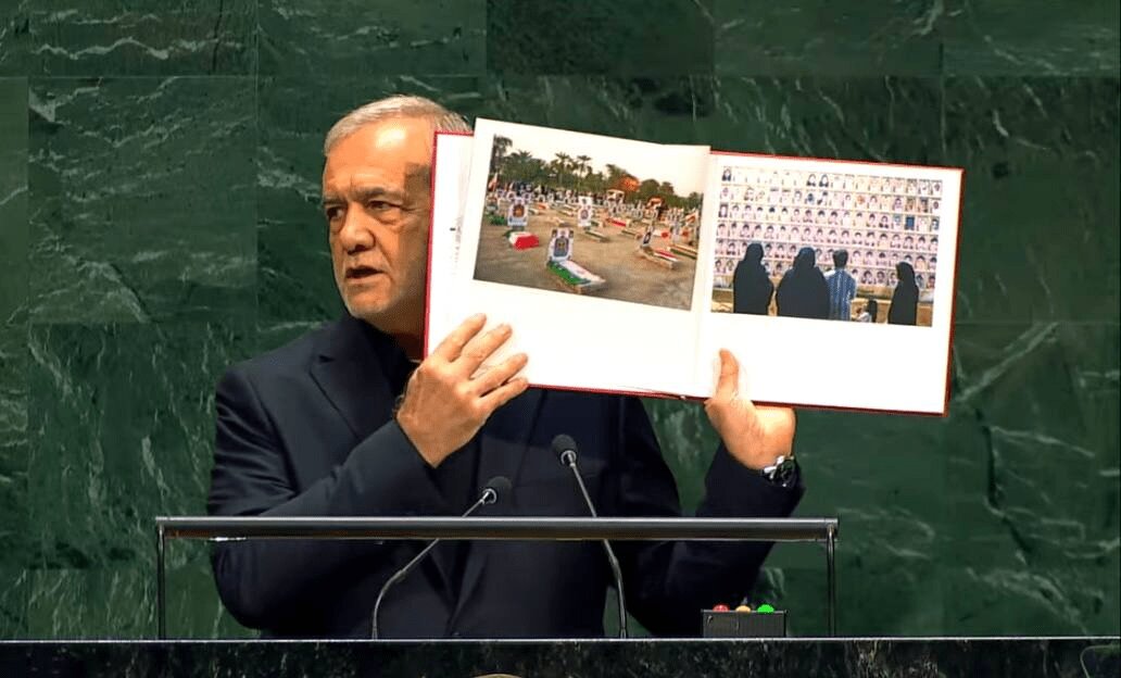 عکس‌هایی که پزشکیان در سازمان به جهان نشان داد