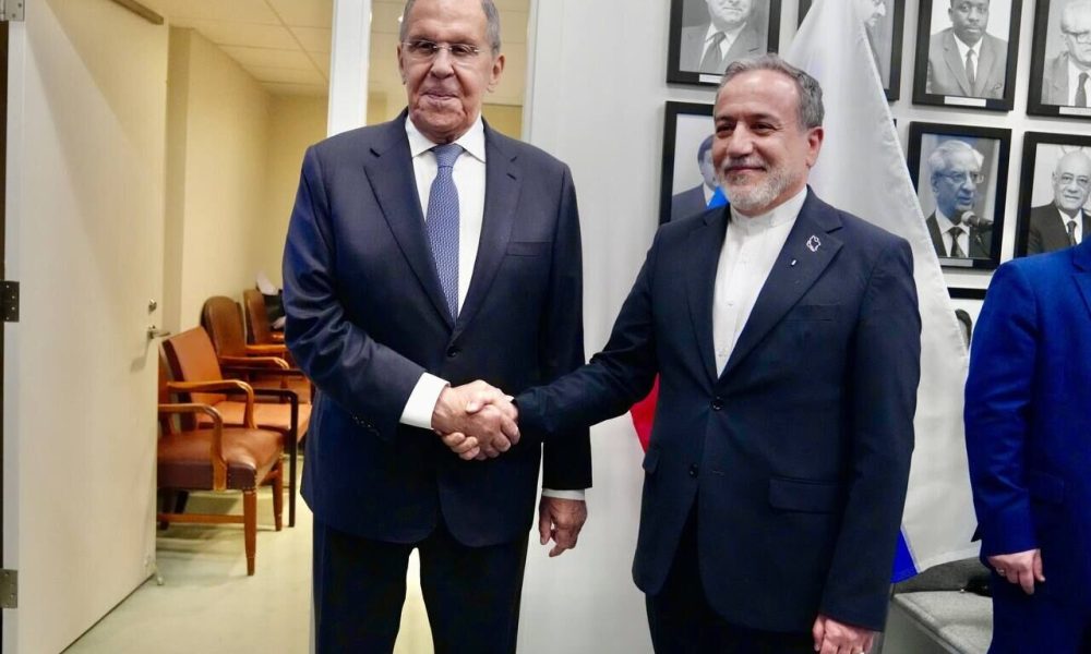 دیدار و گفت وگوی عراقچی و وزیر خارجه روسیه