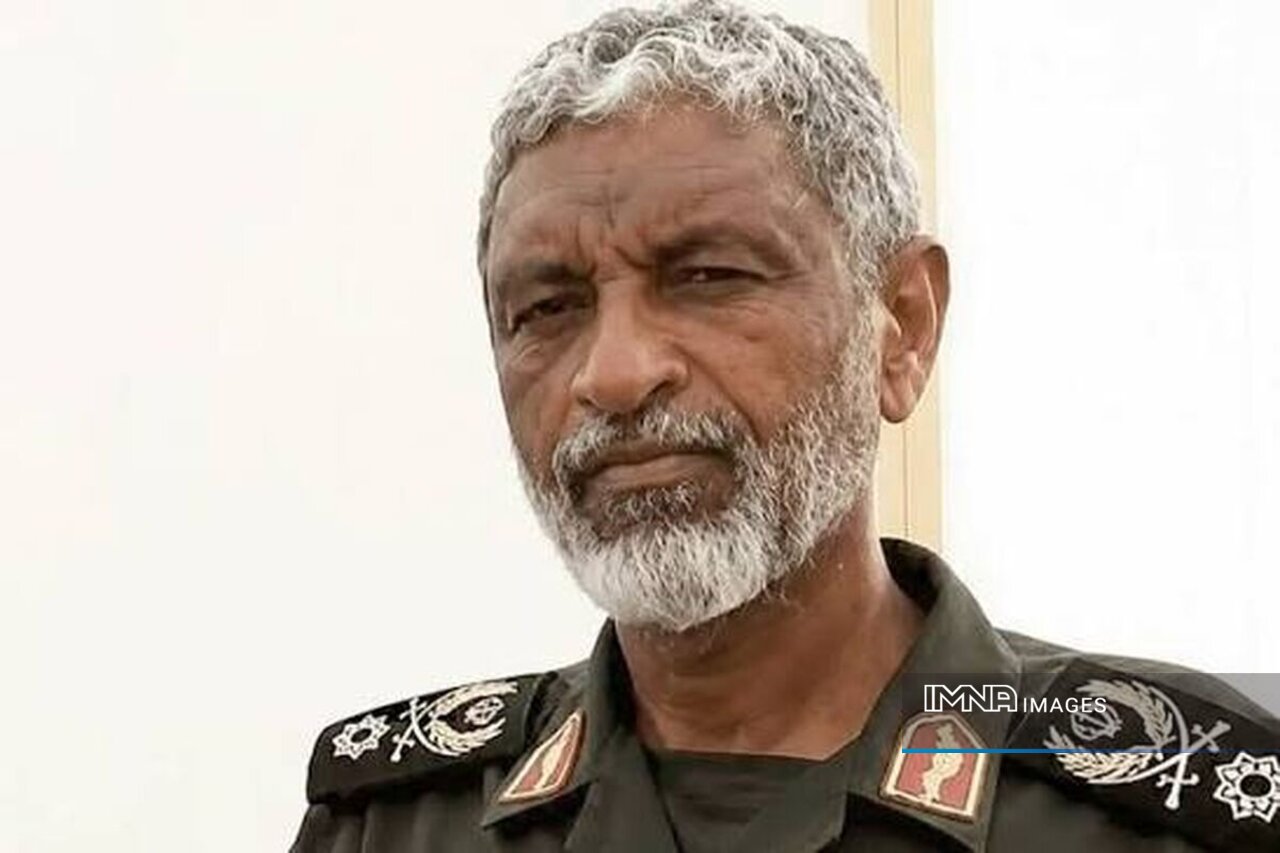 سردار عظمایی: آمریکایی‌ها ۷۰۰ کیلومتر از تنگه هرمز فاصله گرفته‌اند - ایمنا