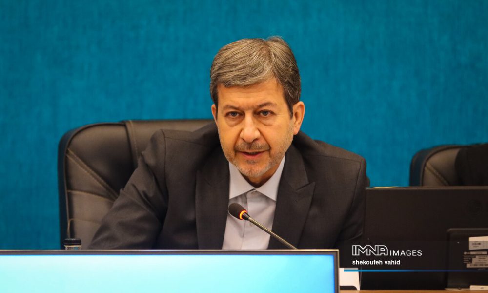 استاندار اصفهان: آینده استان را نباید تنها با صنایع سنگین و آلاینده تعریف کرد